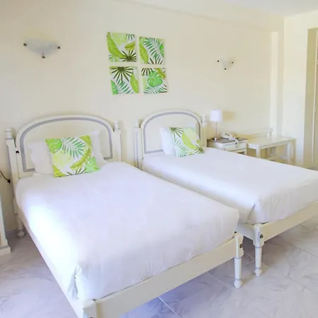 Wot Algarve Hotel Almancil